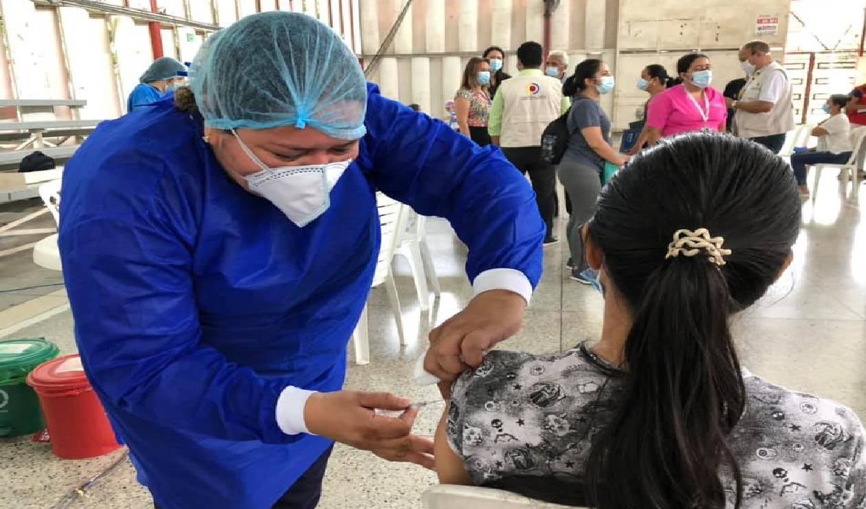 15.300 dosis de vacunas aplicadas