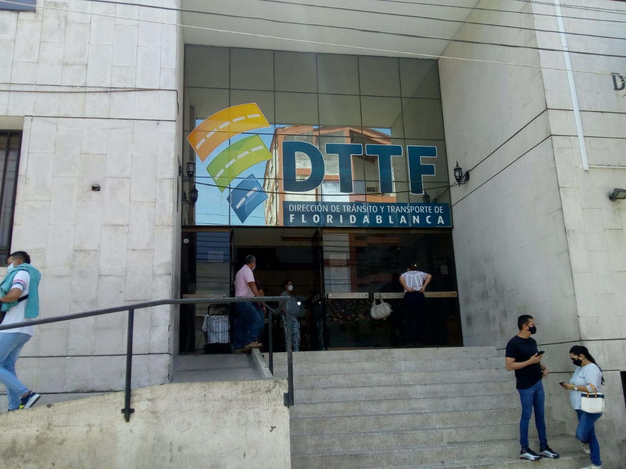 Polémica por presuntas cámaras de foto multa en Floridablanca, Santander.