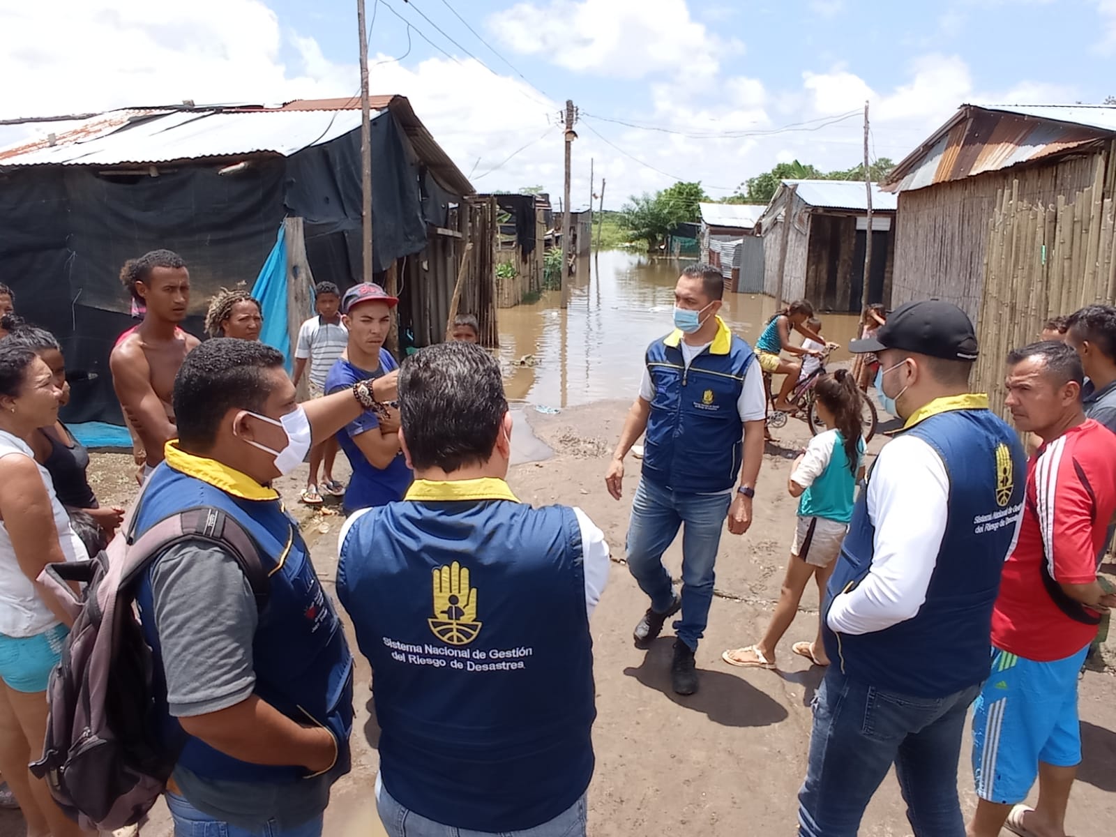 Autoridades hicieron presencia en la zona de las inundaciones