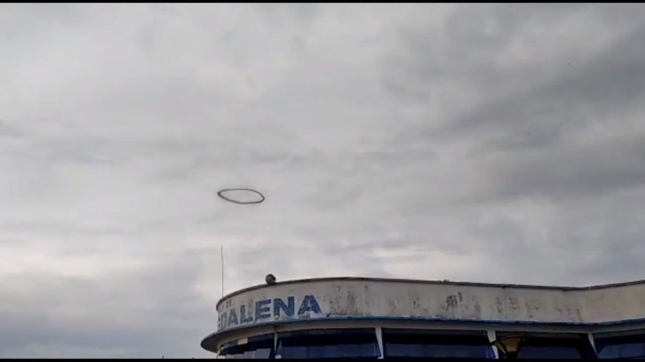 Extraña figura en forma de anillo sobre la Refinería de Barrancabermeja