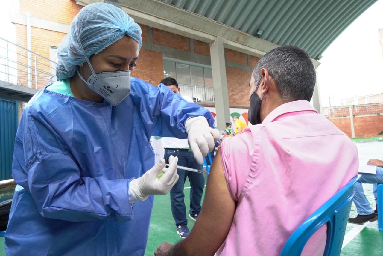Aplicación de la tercera dosis en Santander