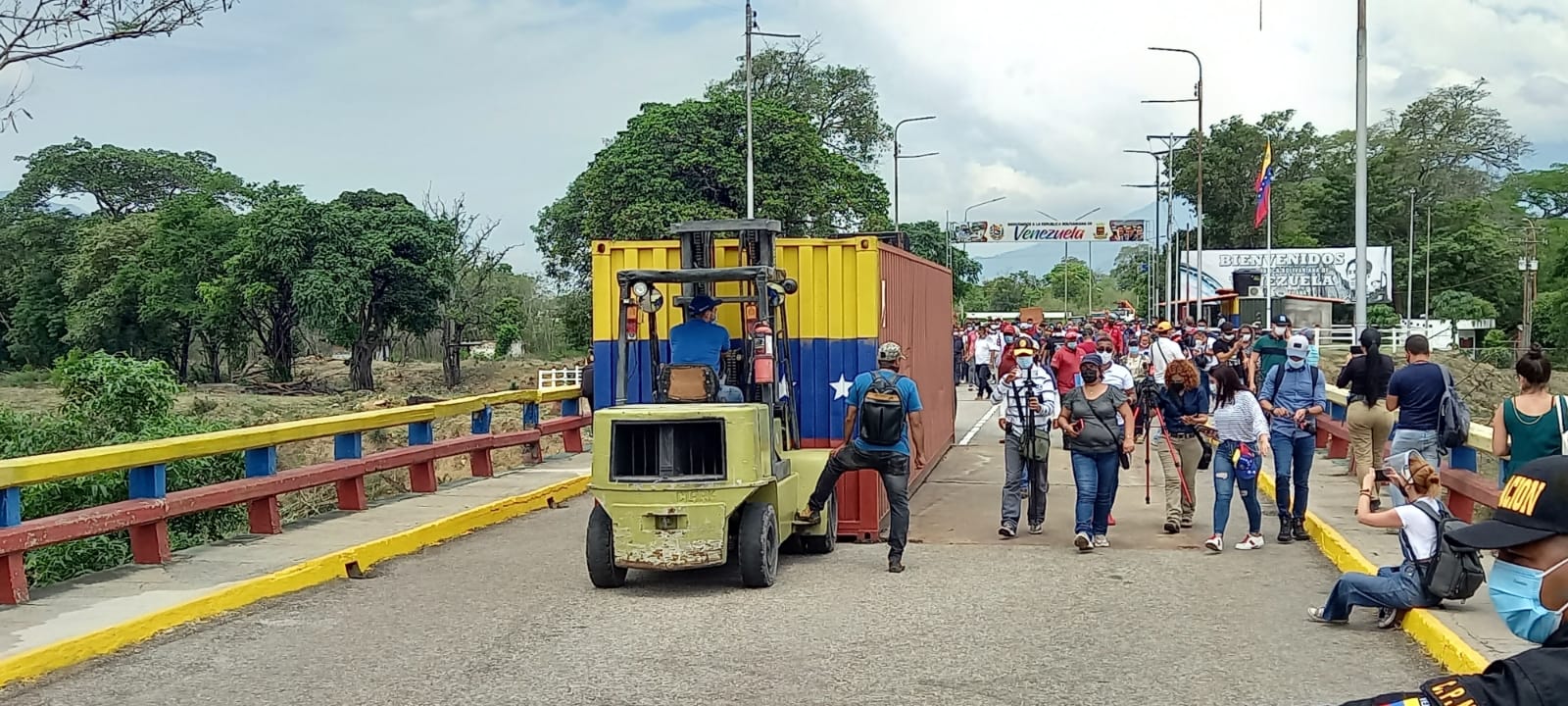 Gobierno venezolano retiró los contenedores