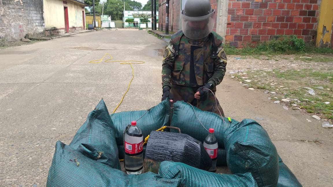 Ejército desactiva explosivos en Tibú