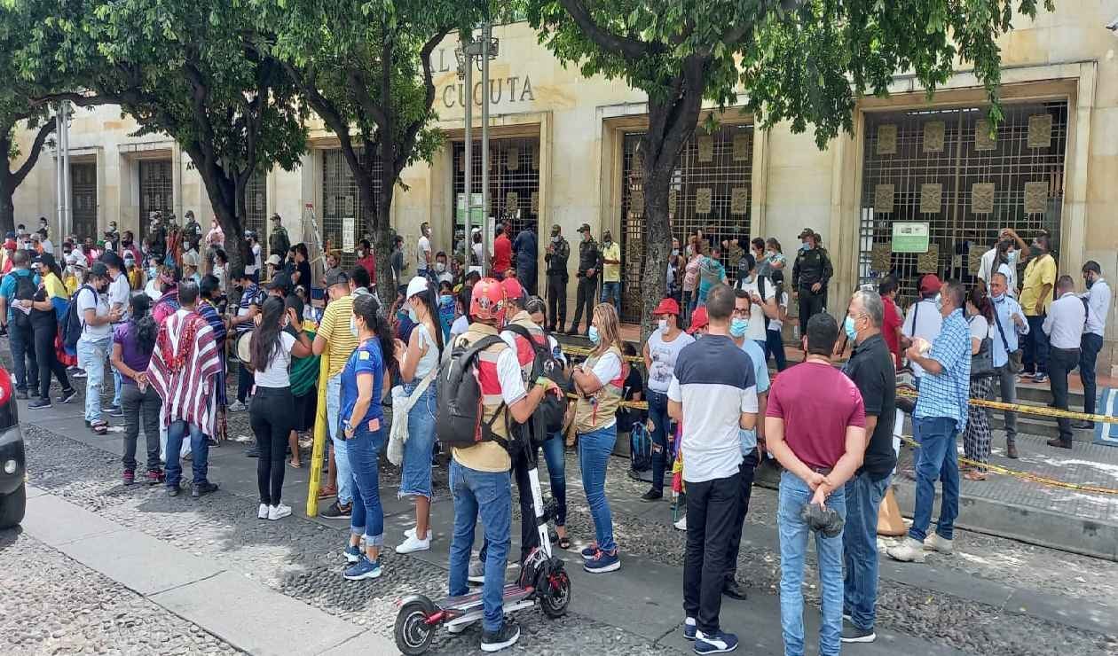 Docentes y sindicatos marcharán hoy