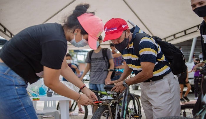 Buscan proteger a ciclistas en el país