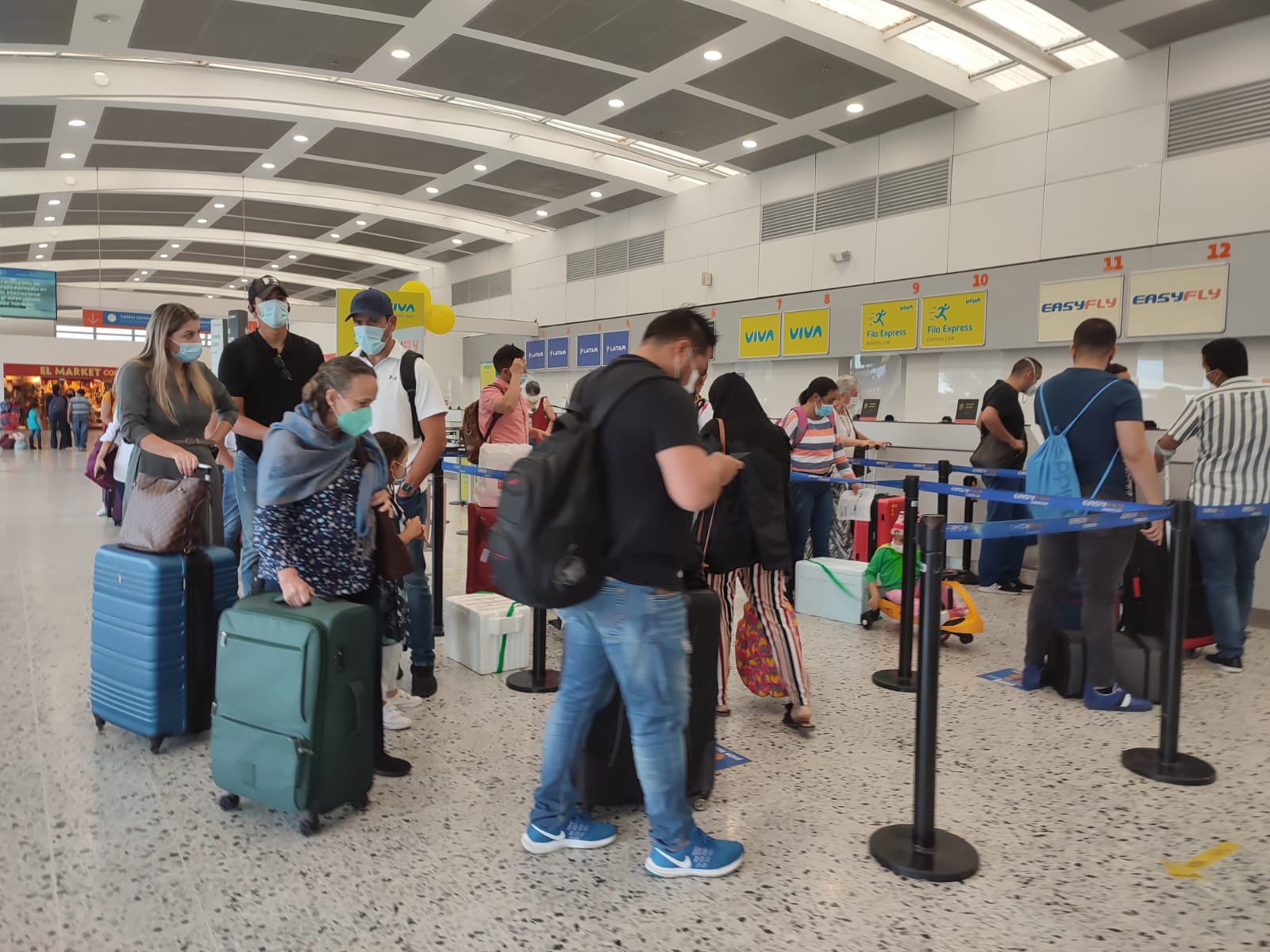 Pasajeros aeropuerto Internacional Palonegro