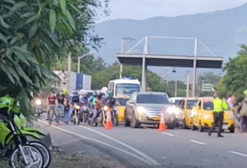 Atentado contra puesto de policía de tránsito