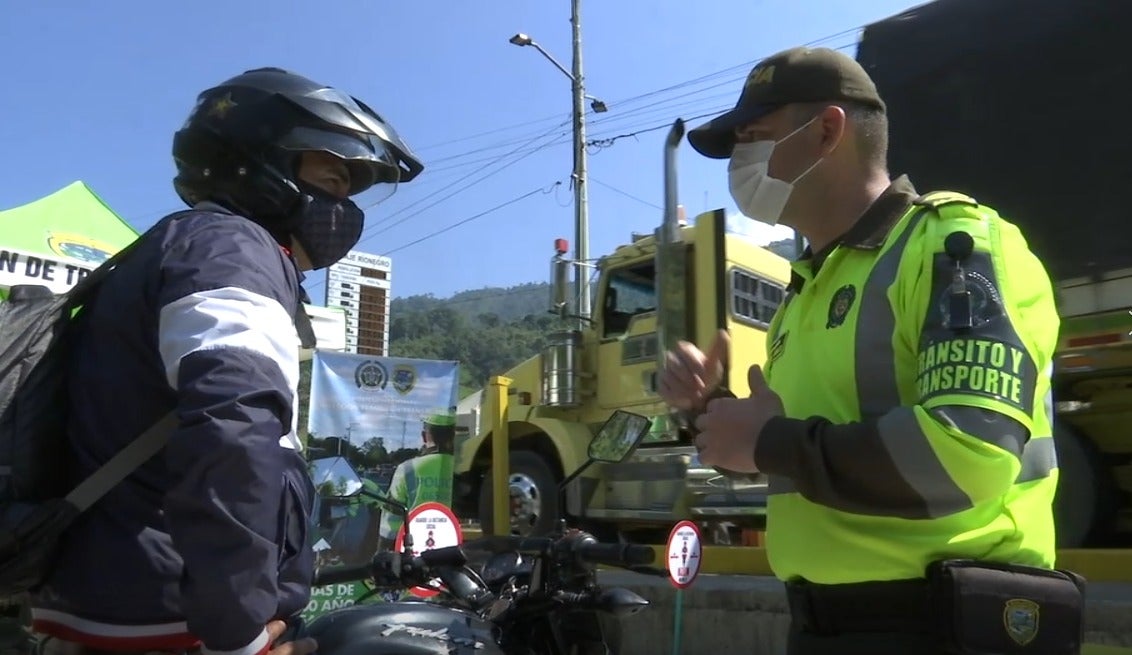 Controles viales en Santander.
