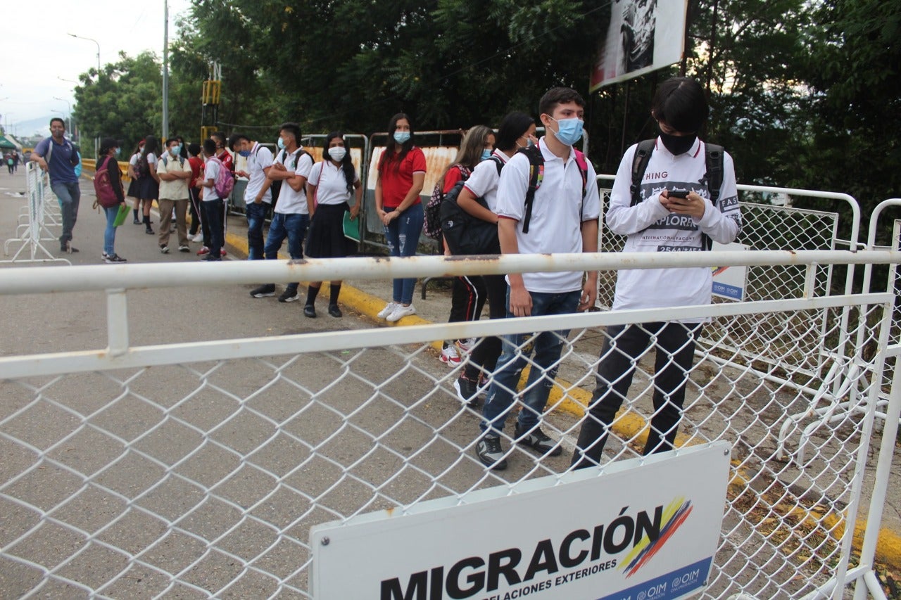 Estudiantes en la frontera
