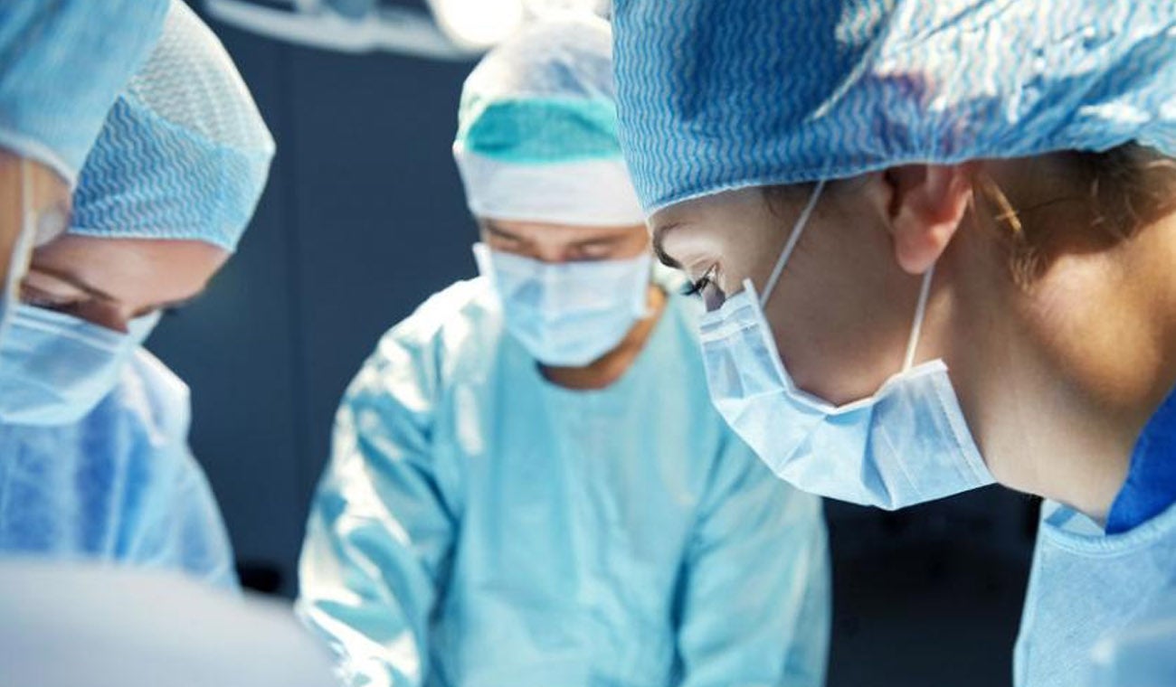 El cuerpo permanece en Medicina Legal para la necropsia respectiva.