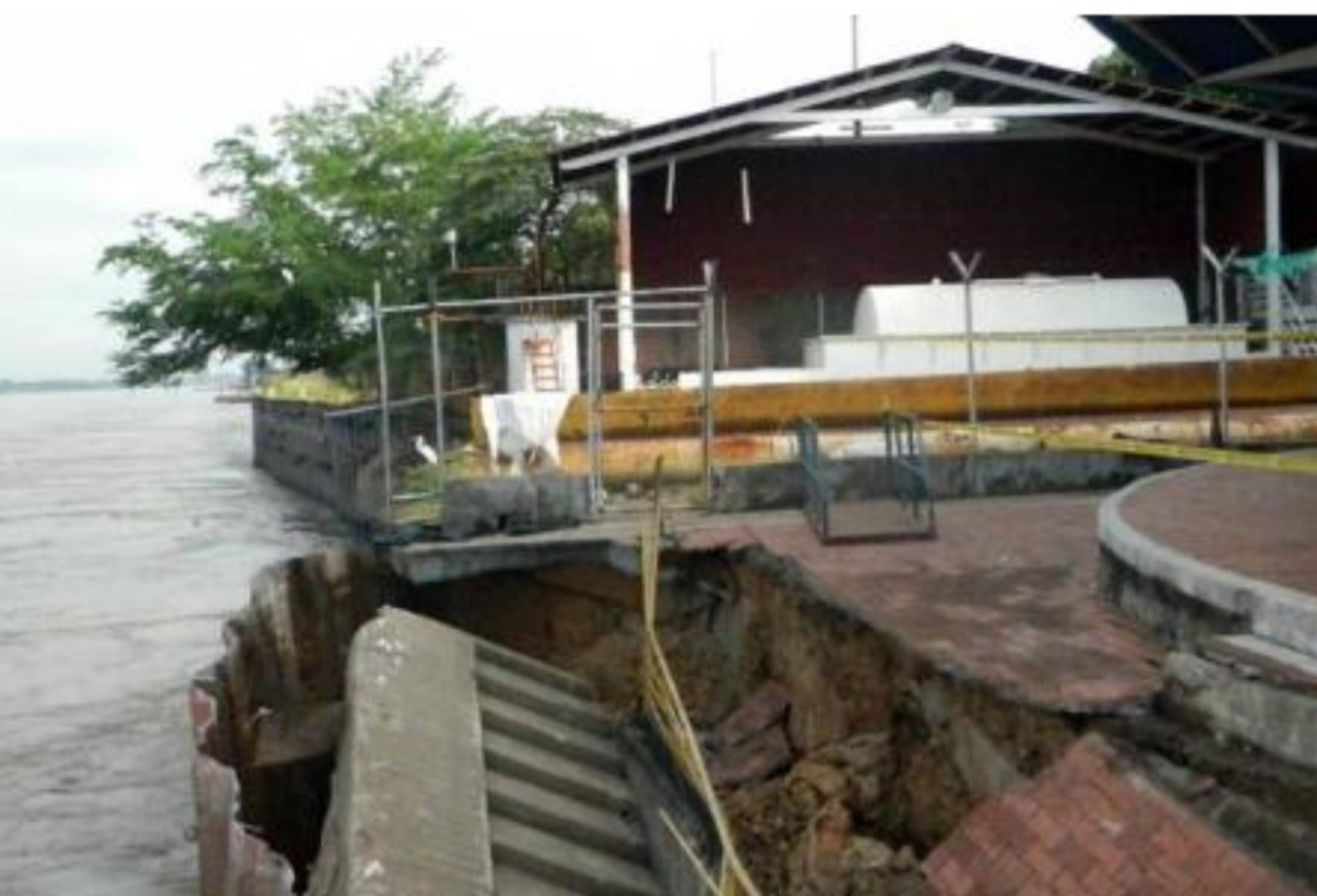 Construcción muelle Barrancabermeja, Santander