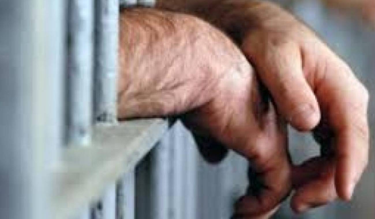 Un abuelito se metió a la cama de su nieta y la abusó sexualmente en Medellín