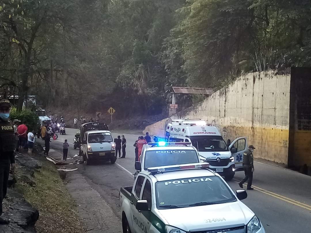 Explosivo en la vía San Gil - Pinchote