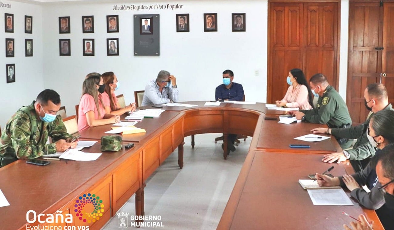 Reunión de autoridades