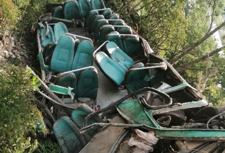 Seis niños muertos y 16 heridos tras accidente de ruta escolar en Santander.