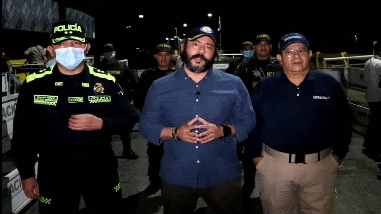 Policía y Migración Colombia