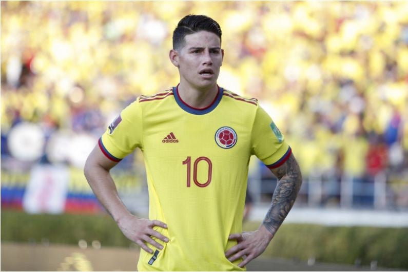 James Rodríguez en el partido de la Selección Colombia frente a Perú.