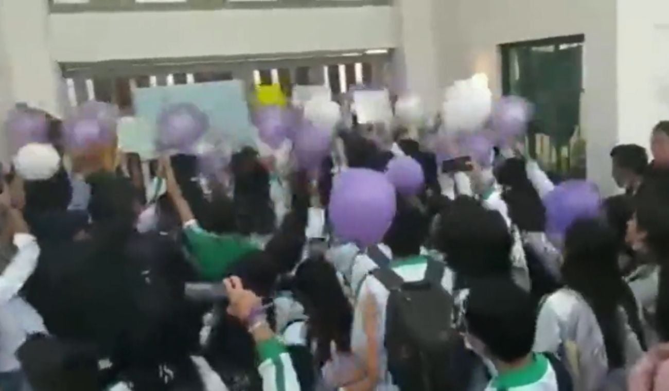 Plantón estudiantes Vélez