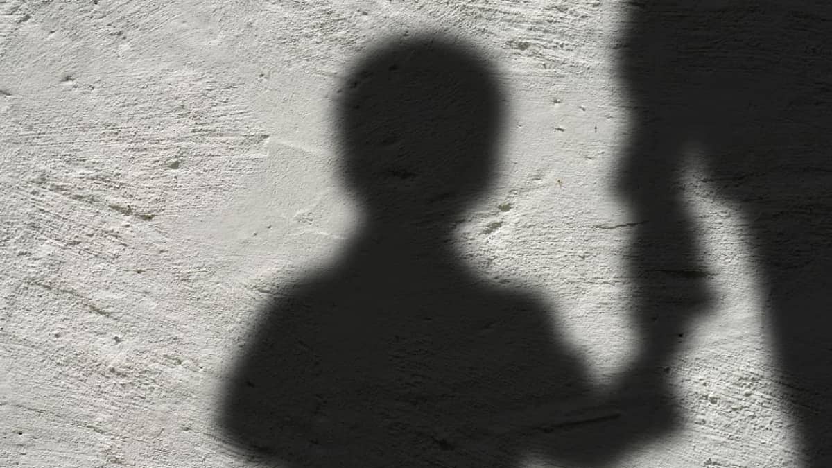 Menor con signos de violencia sexual