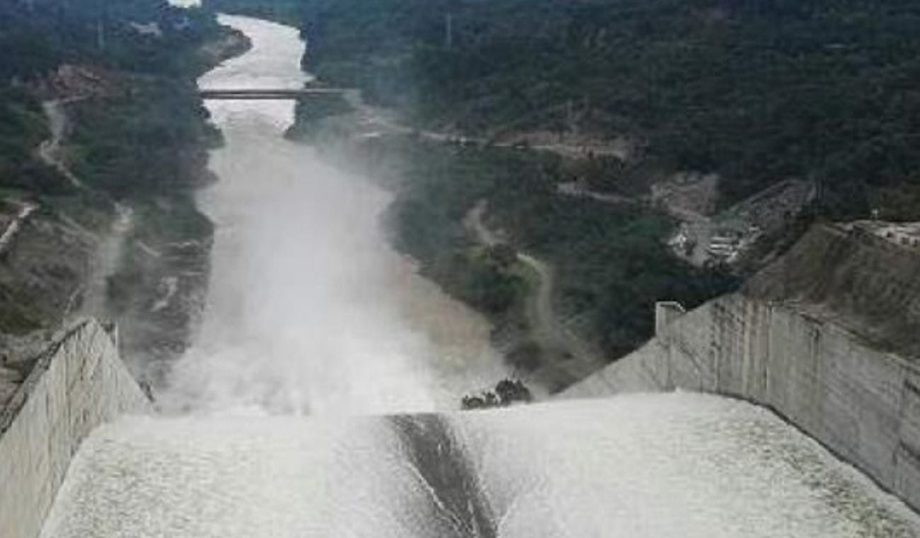 embalse topocoro compuertas