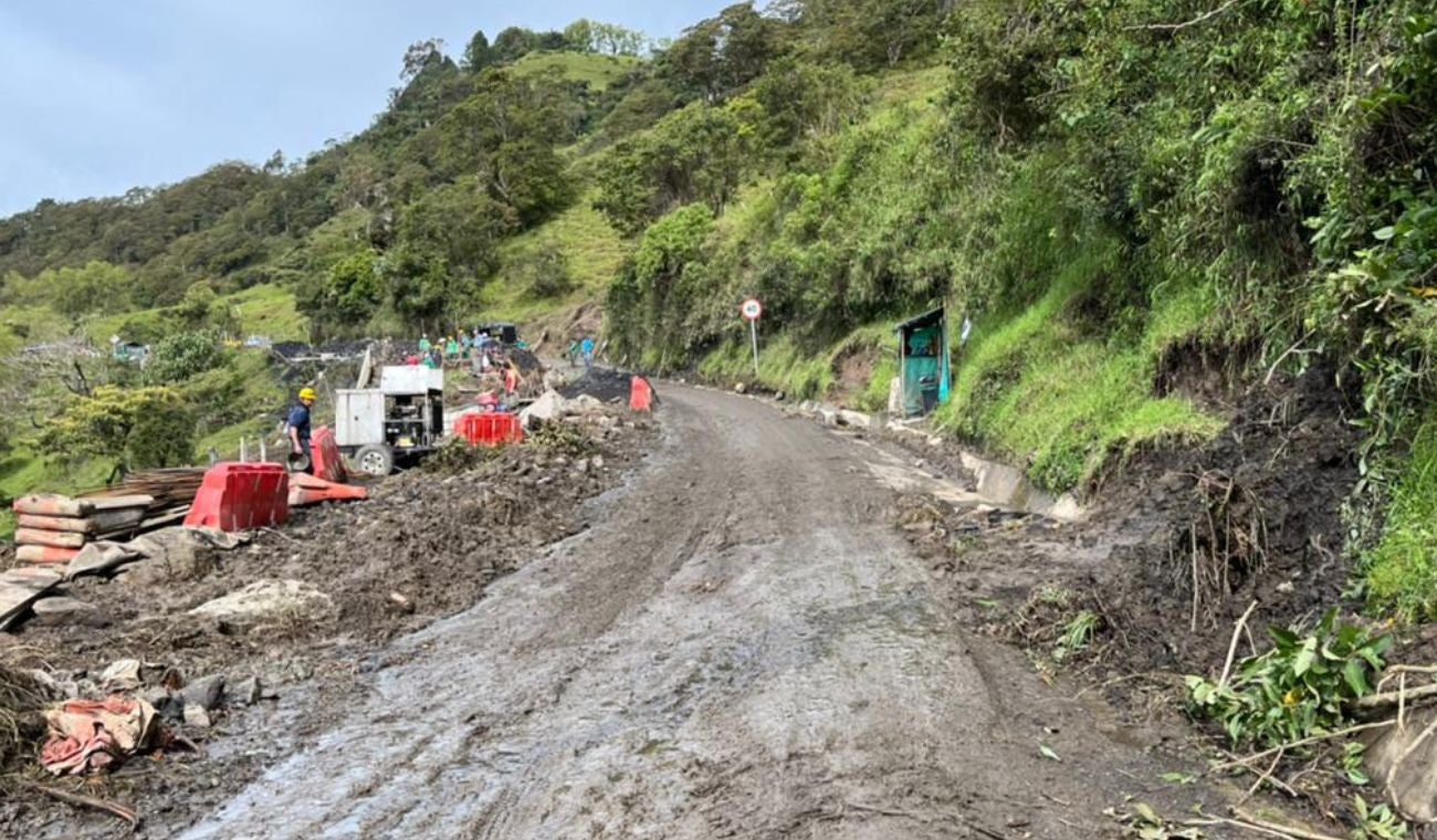 lluvias via landazuri velez santander