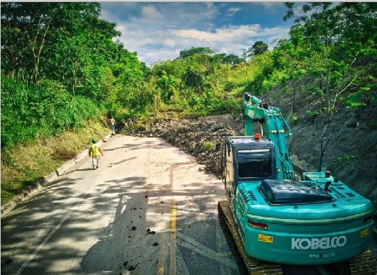 autoridades trabajando