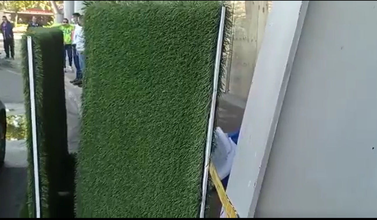 Cadáver de un hombre en plena vía pública