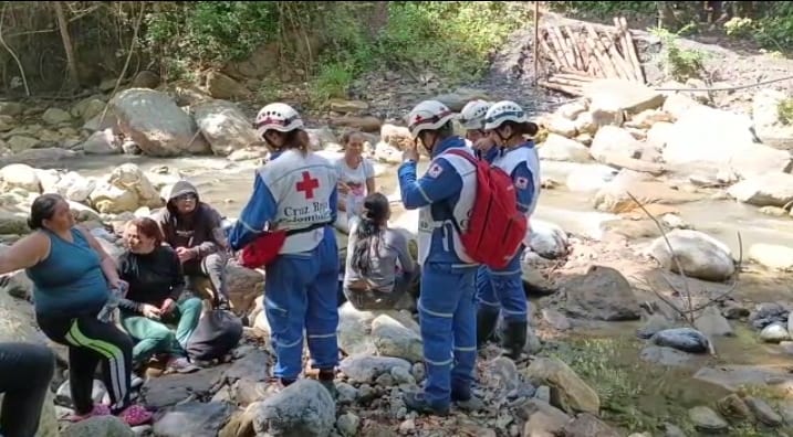 Familiares de los mineros atrapados en mina de carbón