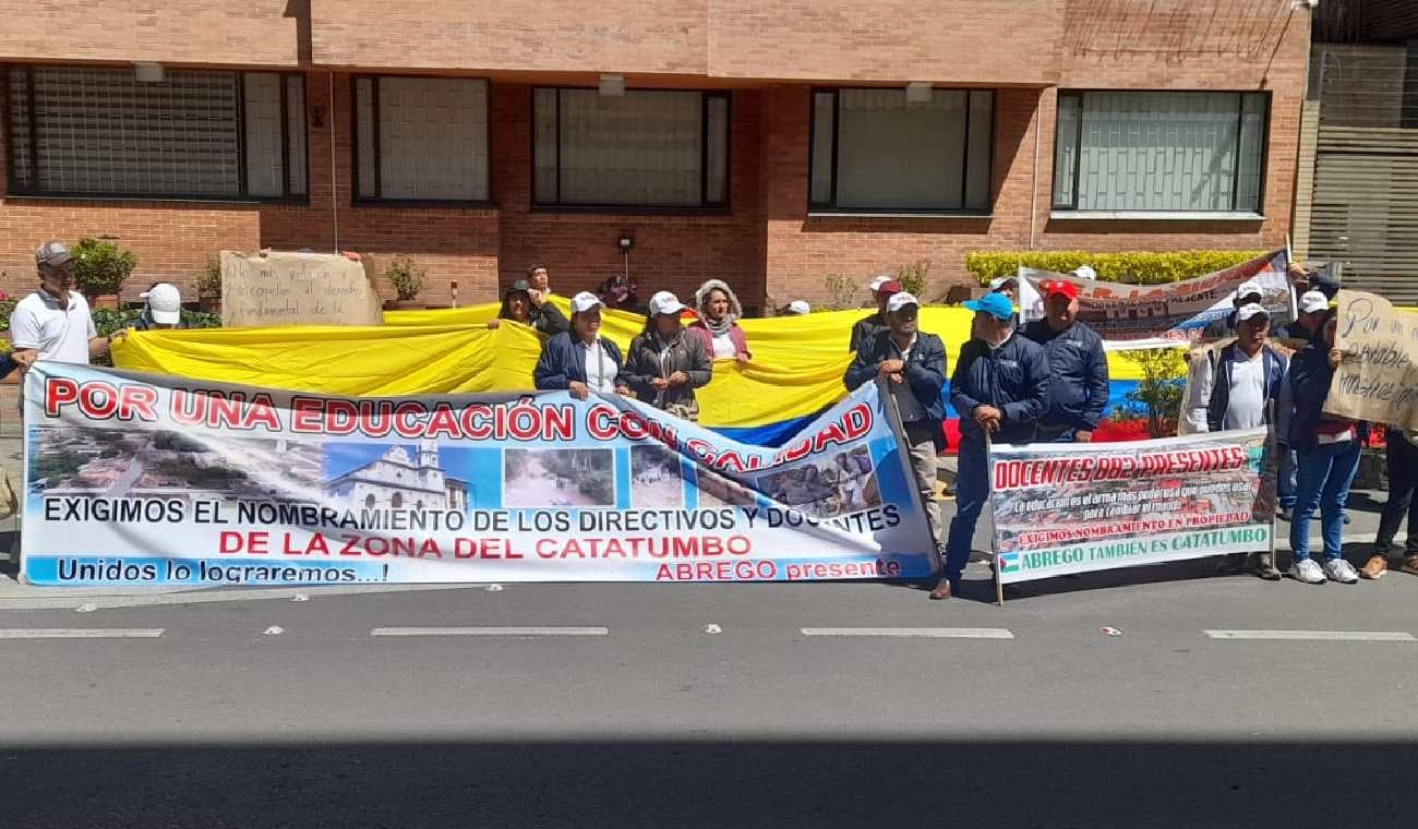 Docentes protestando