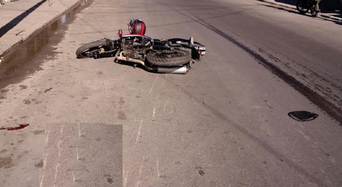 Las dos personas que iban en la motocicleta fallecieron en forma instantánea.