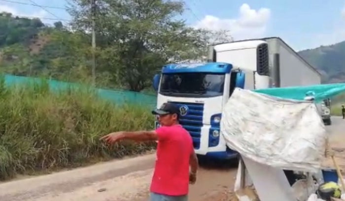 Levantan bloqueos en la vía Bucaramanga - Costa Caribe