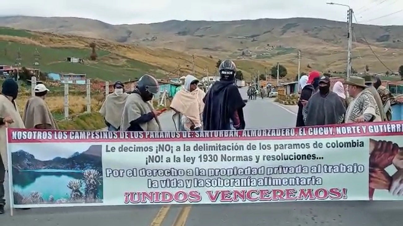 En estos están cerradas la vía Bucaramanga - San Gil y Bucaramanga - Pamplona.