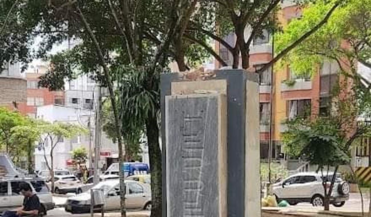 Roban estatua en Bucaramanga