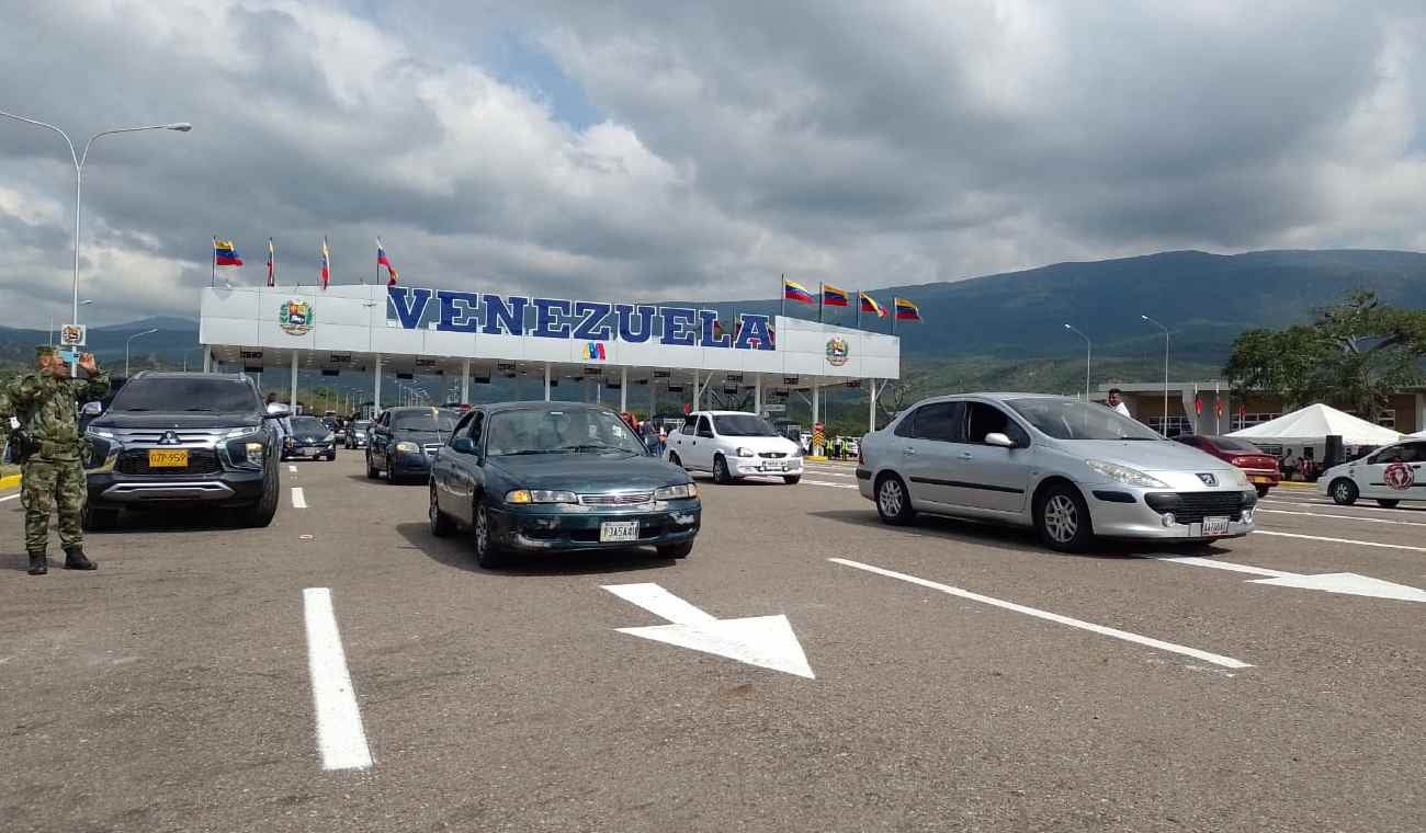 Carros en la frontera