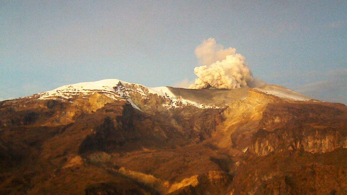 Volcan Nevado del Ruiz cenizas 2