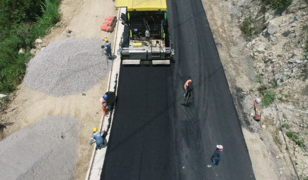 Pavimentación vía Curos-Málaga 2023