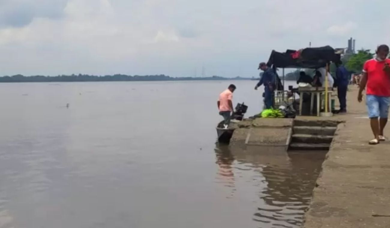 Pescadores en el Magdalena Medio