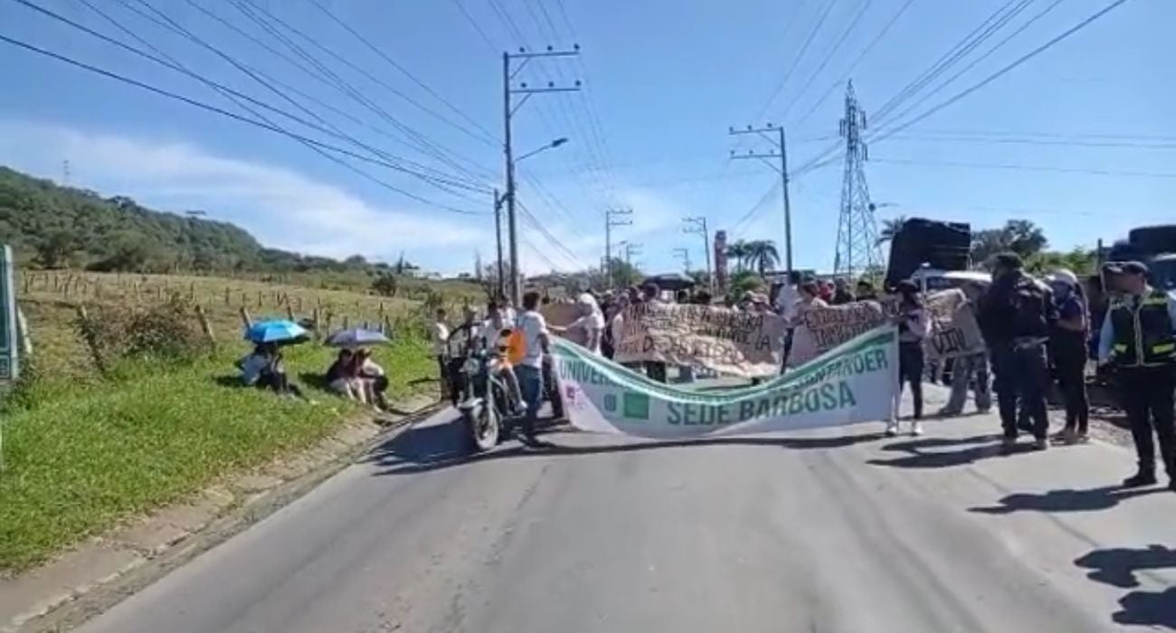 Protestas UIS en Barbosa