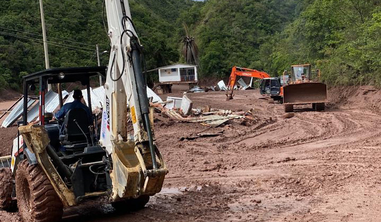 Despeje de la vía en El Tarrita