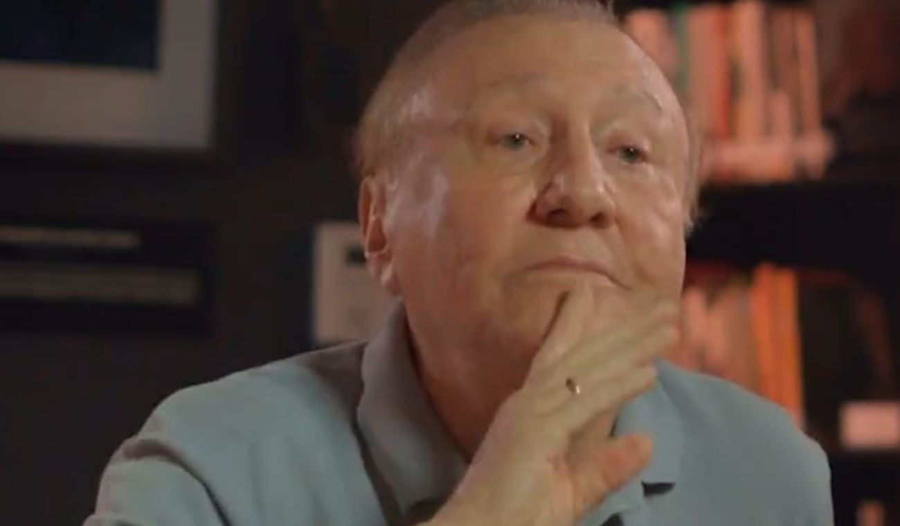 Su condición médica es favorable, según el personal médico.