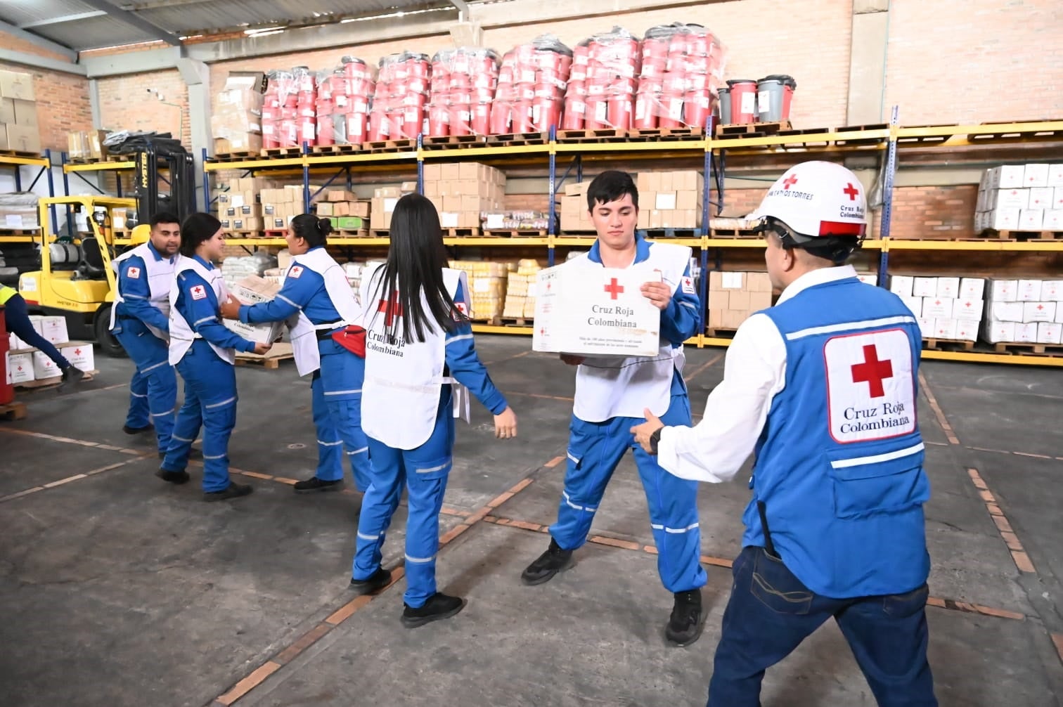 Entrega de ayudas humanitarias en Ábrego, Norte de Santander