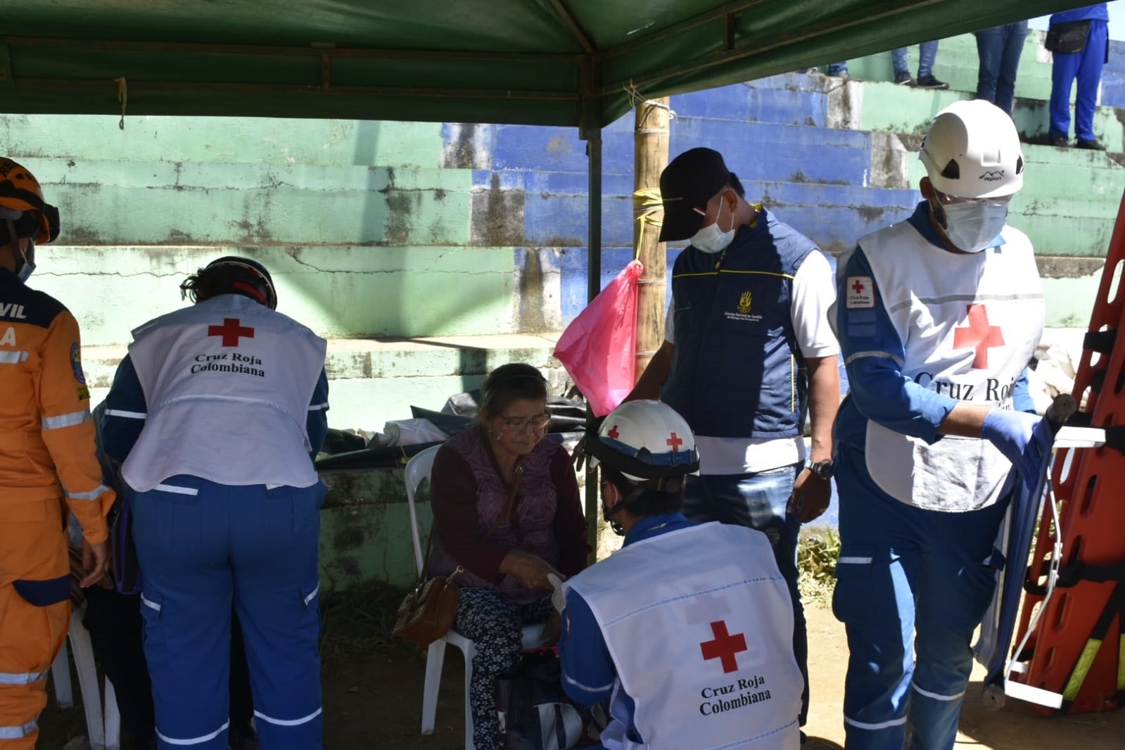 Evacuación de familias en Abrego