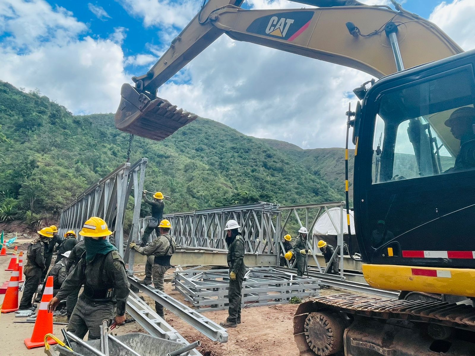 Puentes militares en la vía Cúcuta-Ocaña