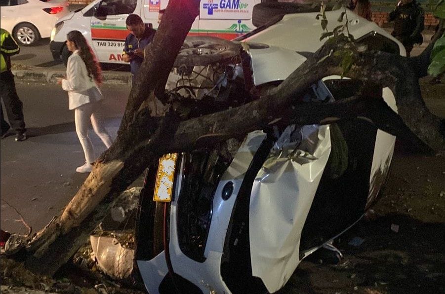 Accidente automovilístico se presentó en la madrugada del sábado