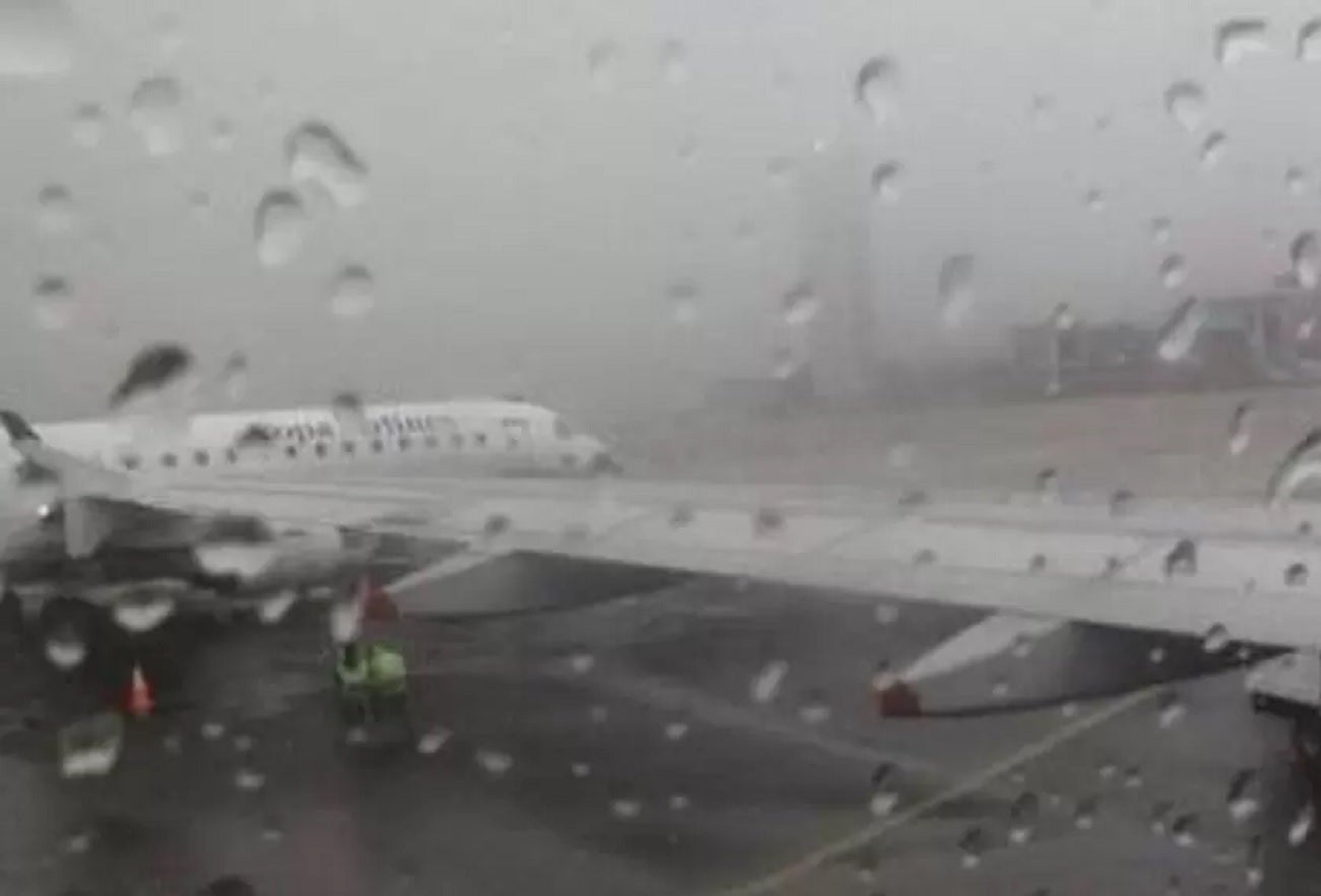 Lluvia en el aeropuerto internacional Palonegro