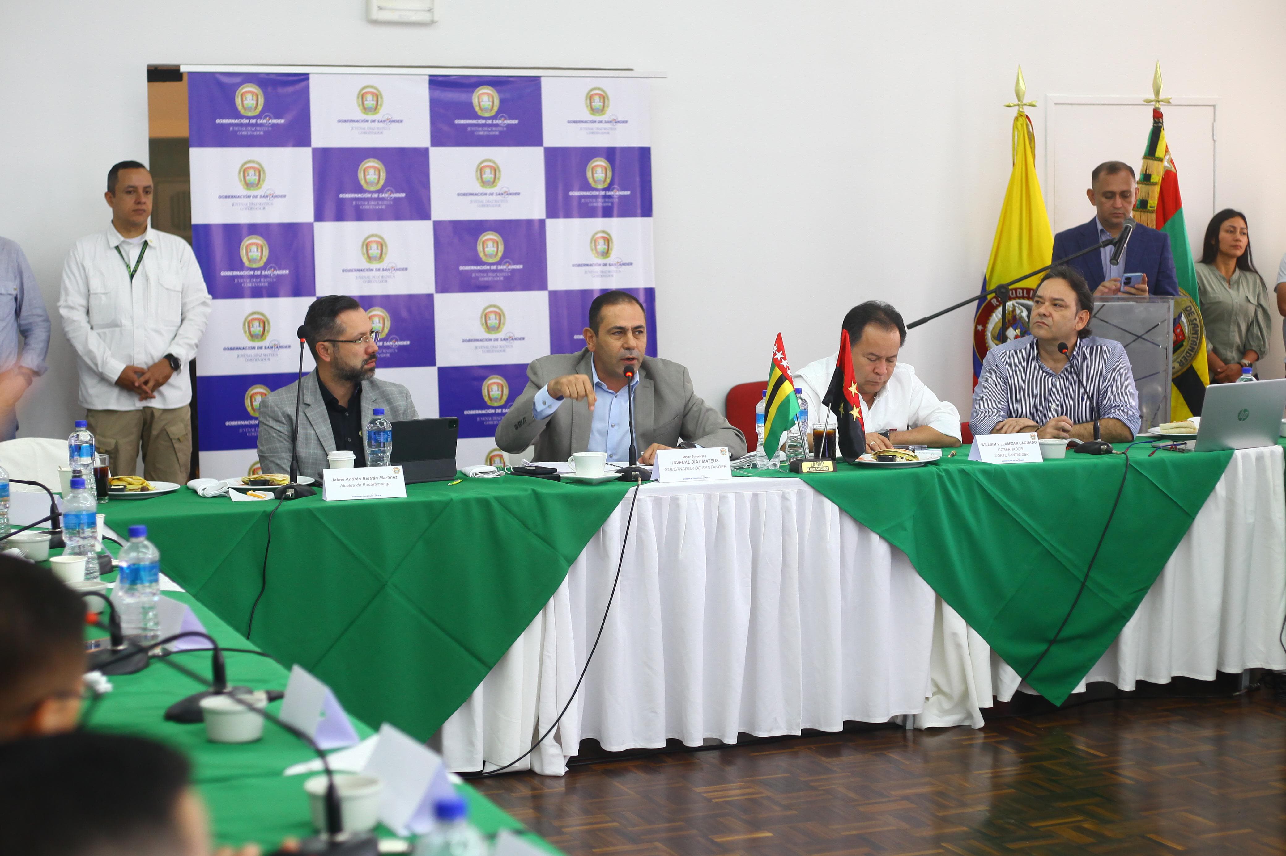 Funcionarios del Gobierno Nacional y de Santander analizan el avance de la construcción de la variante Bucaramanga – Pamplona.