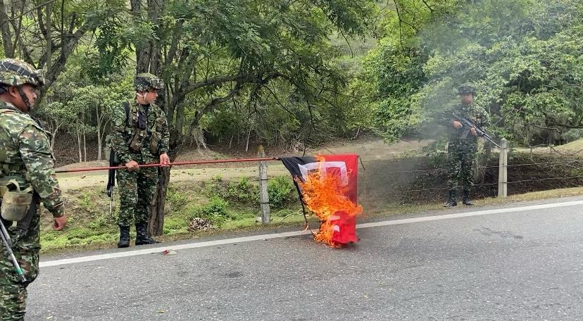 Banderas alusivas al ELN desmontadas en el Catatumbo