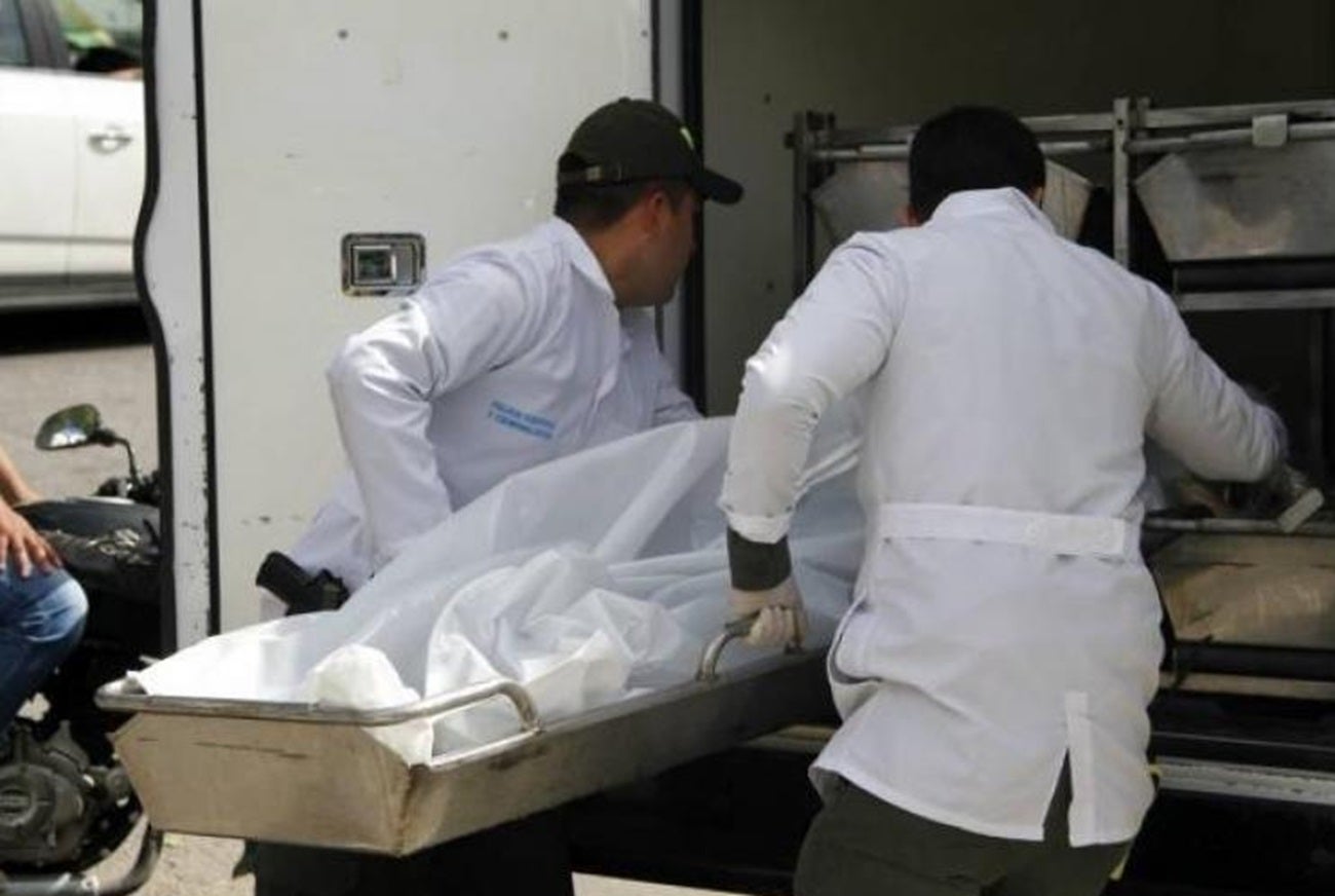 En el interior del vehículo causante del accidente fue encontrado licor.