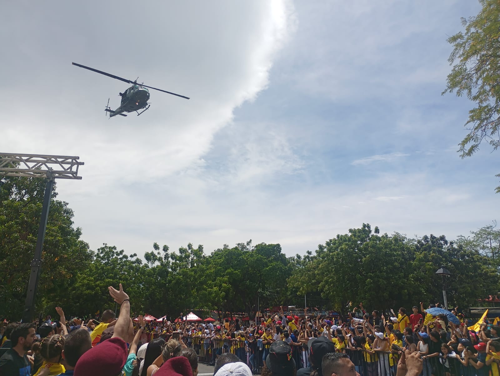 Desfile cívico-militar en el día de independencia en Cúcuta