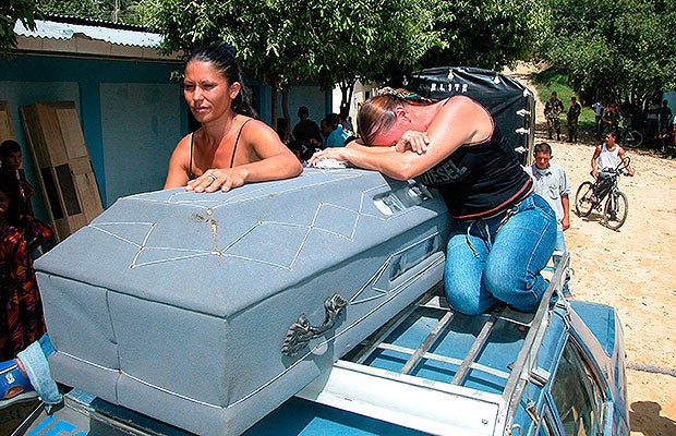 Víctimas de la masacre de la Gabarra en 1999